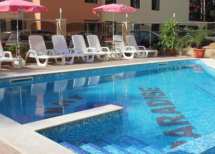 Sunny Paradise Family