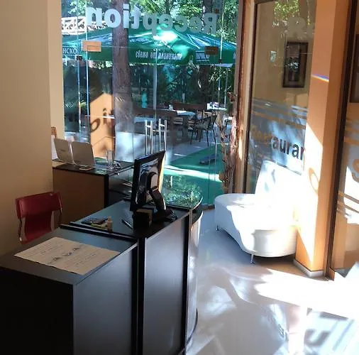 Sunny Paradise Family Hotel 3*